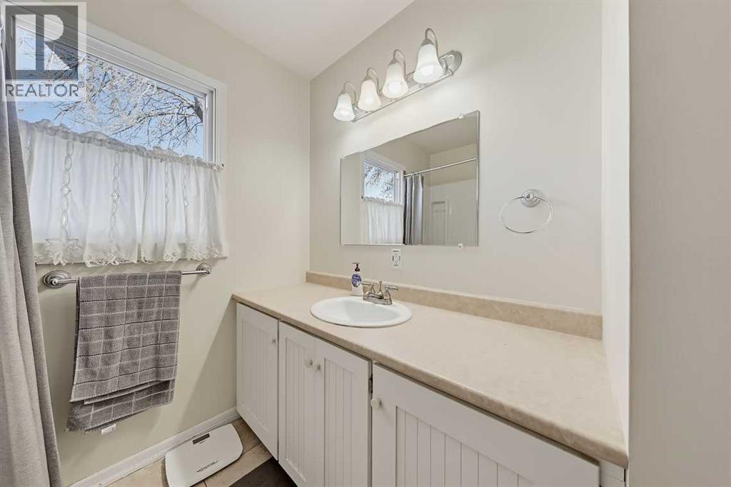 103 2 Street Se Property Photo 15