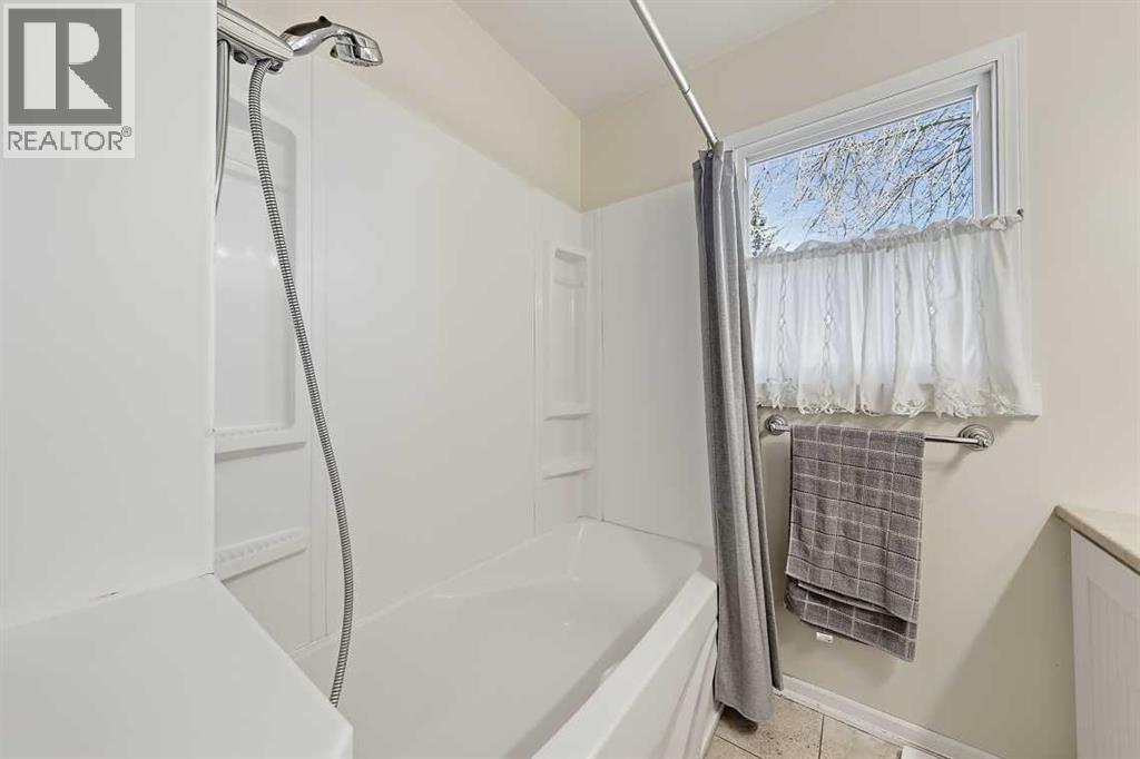 103 2 Street Se Property Photo 16