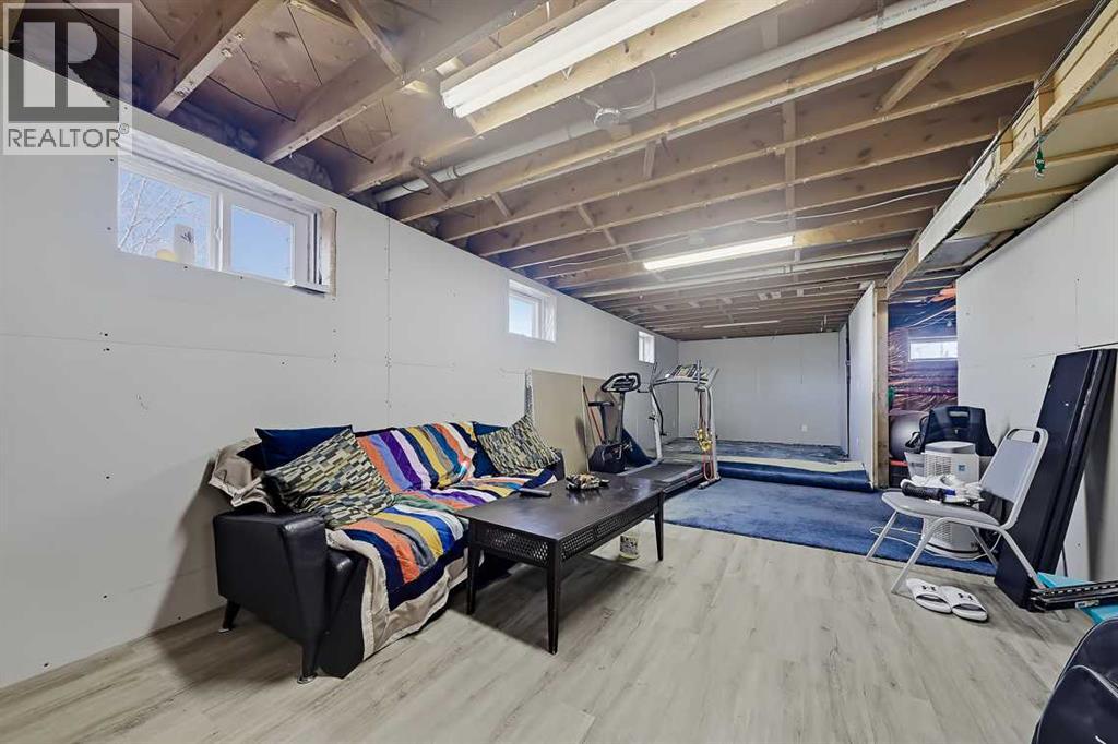 103 2 Street Se Property Photo 20