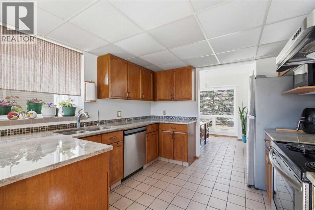309 Sandringham Road Nw Property Photo 4