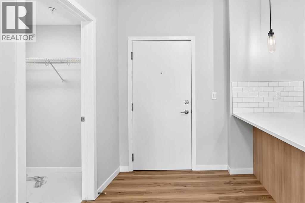220 Seton Grove Southeast Property Photo 11