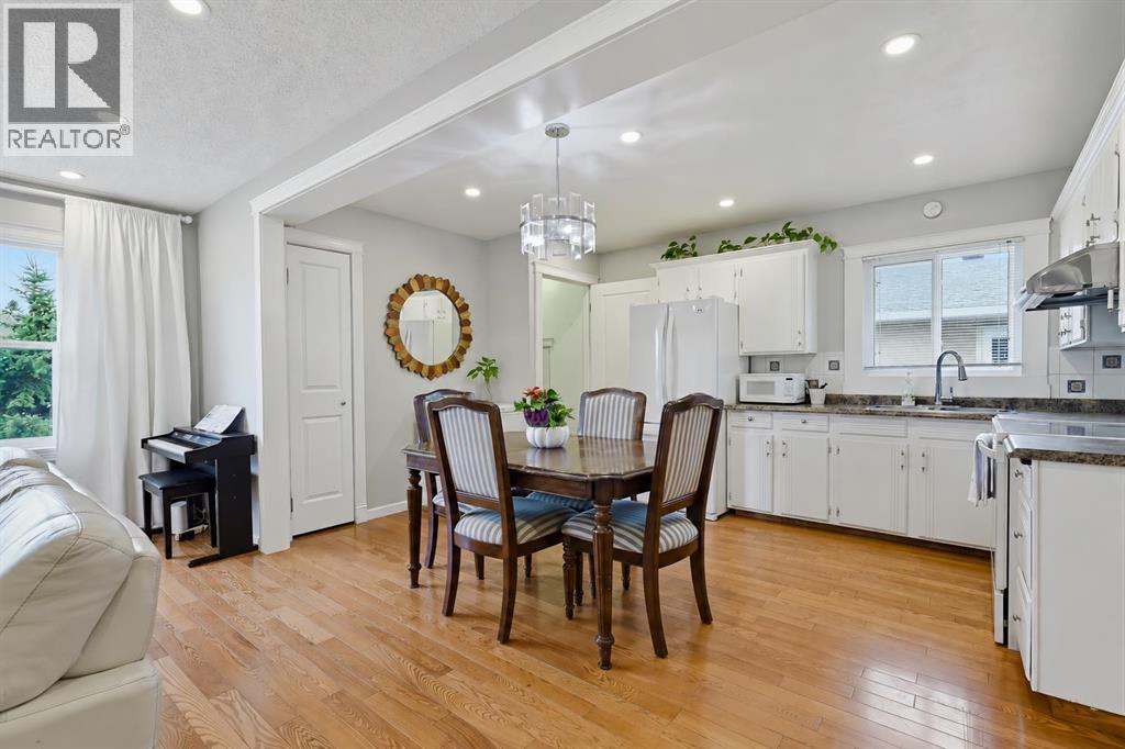1303 Penedo Crescent Se Property Photo 11