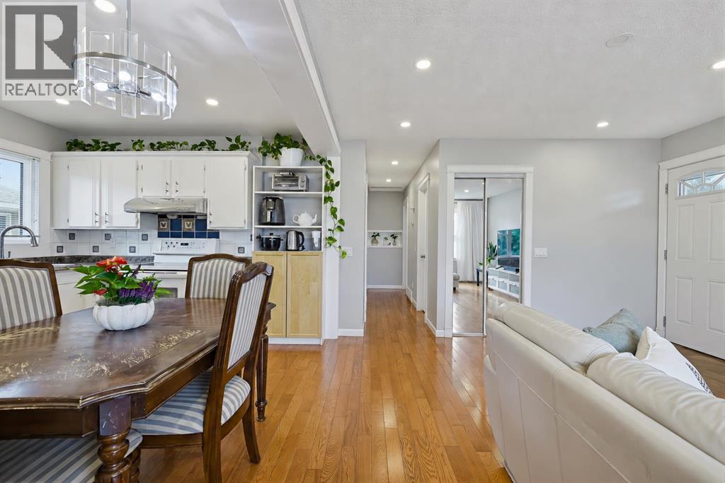 1303 Penedo Crescent Se Property Photo 13