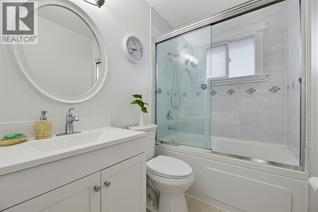 1303 Penedo Crescent Se Property Photo 20