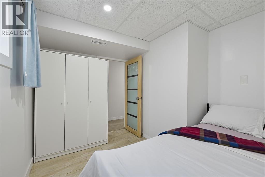 1303 Penedo Crescent Se Property Photo 30