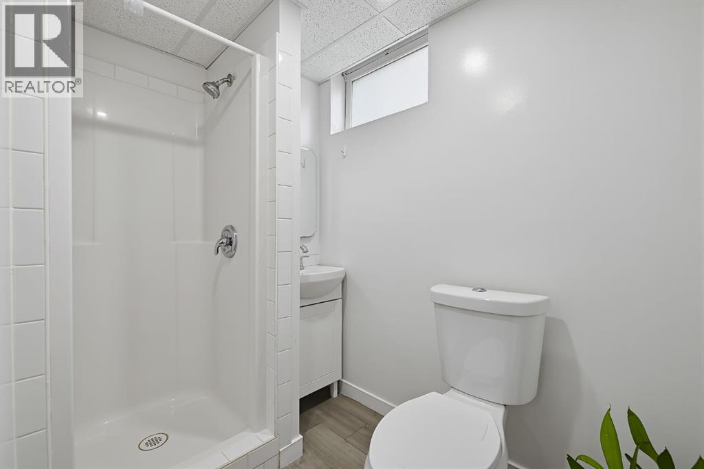 1303 Penedo Crescent Se Property Photo 31