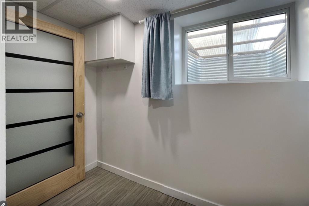 1303 Penedo Crescent Se Property Photo 34