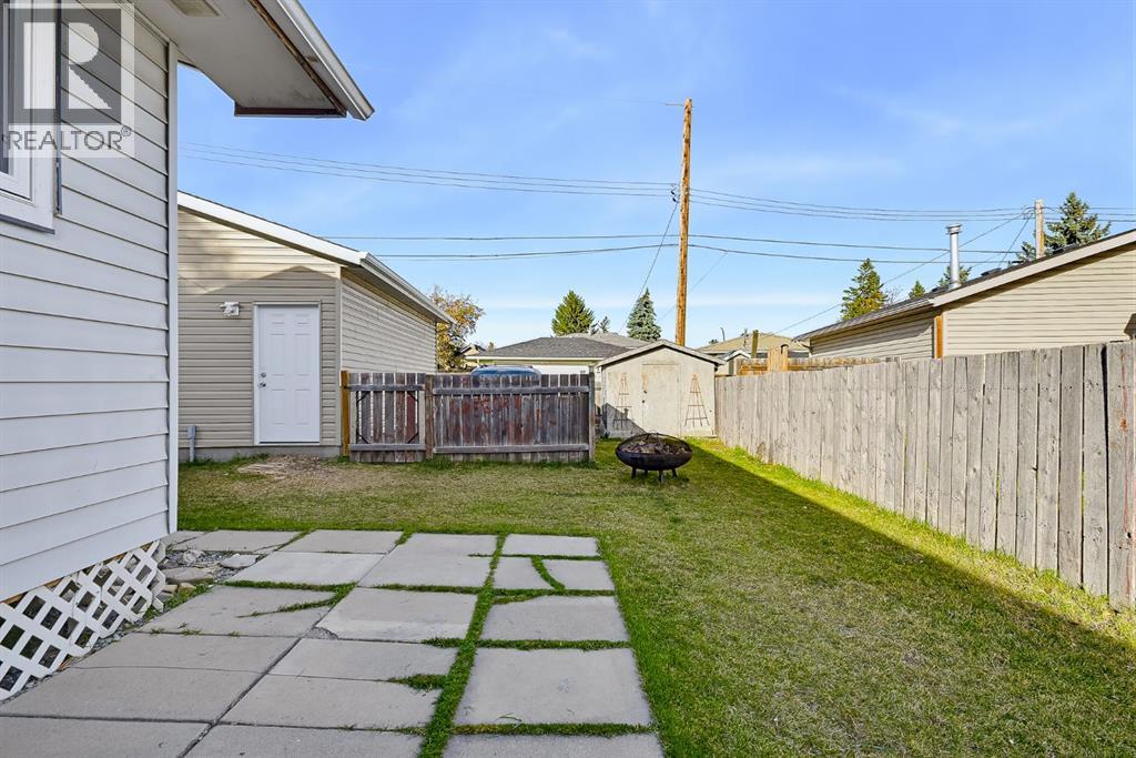 1303 Penedo Crescent Se Property Photo 40