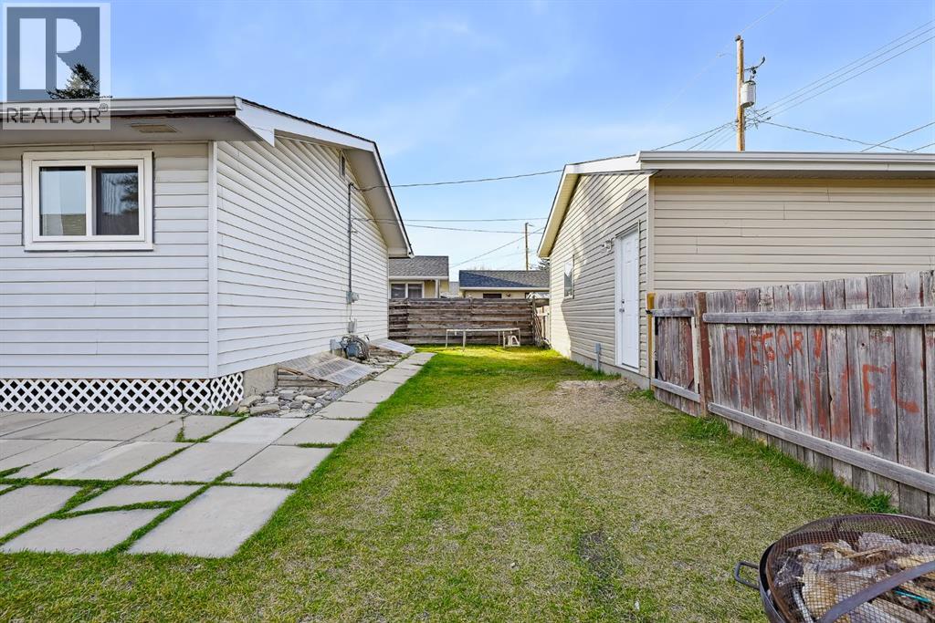 1303 Penedo Crescent Se Property Photo 41
