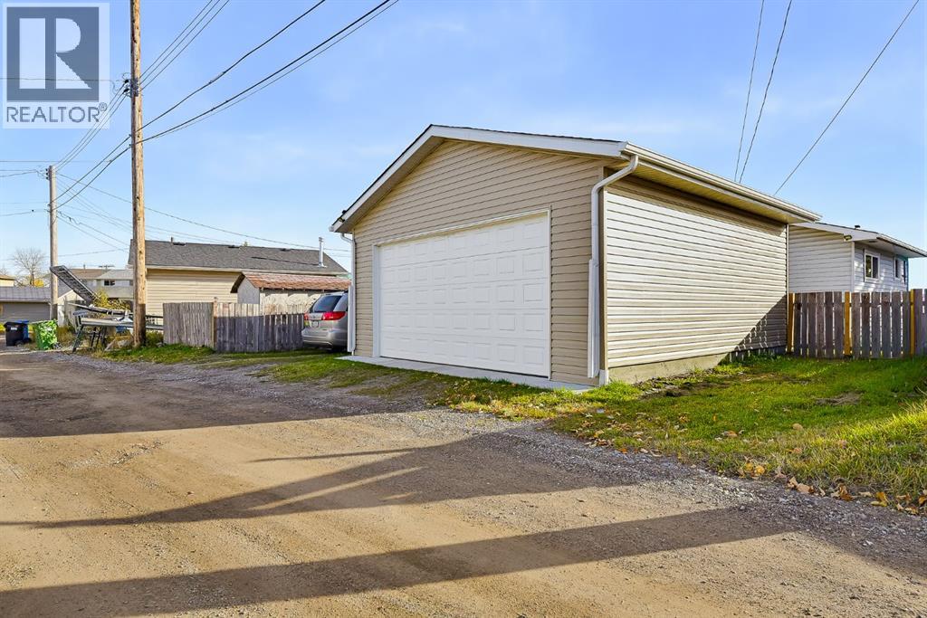 1303 Penedo Crescent Se Property Photo 44