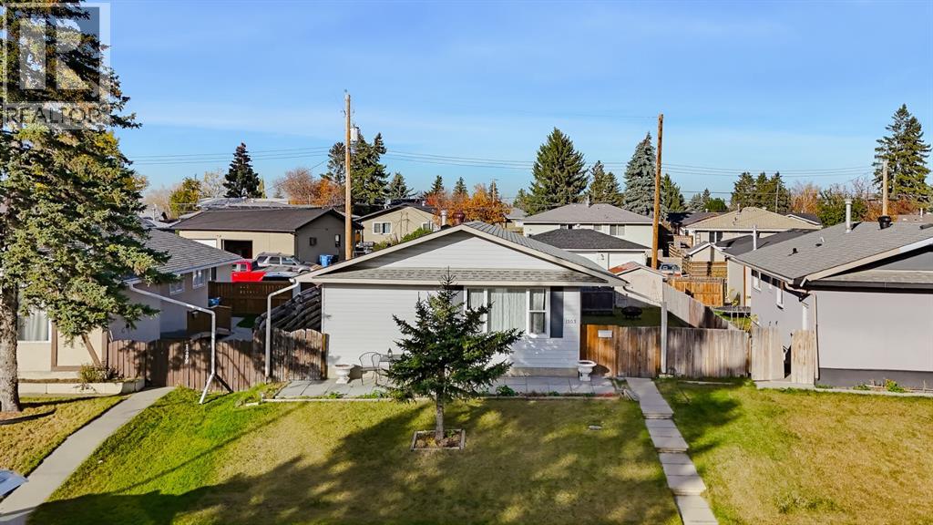 1303 Penedo Crescent Se Property Photo 45