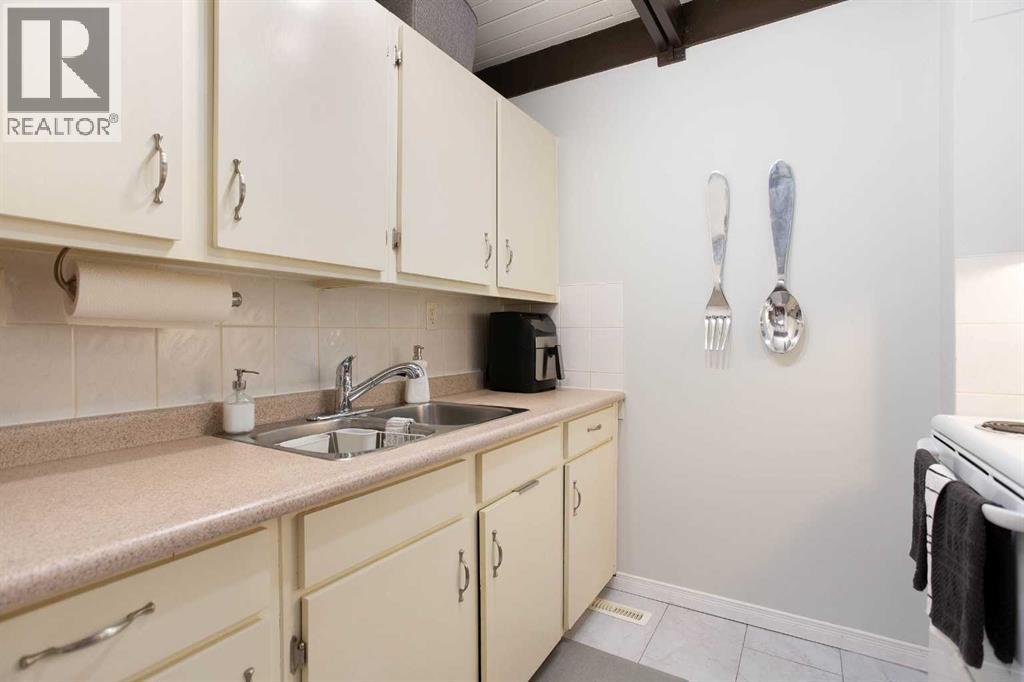 11010 Bonaventure Drive Southeast Property Photo 9