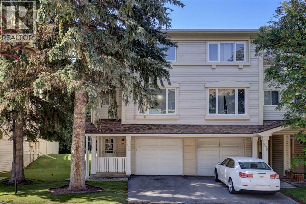 738 Queenston Terrace Se Property Photo 2