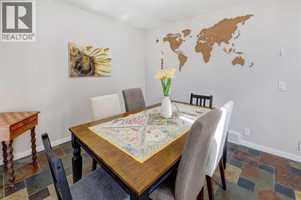 738 Queenston Terrace Se Property Photo 10
