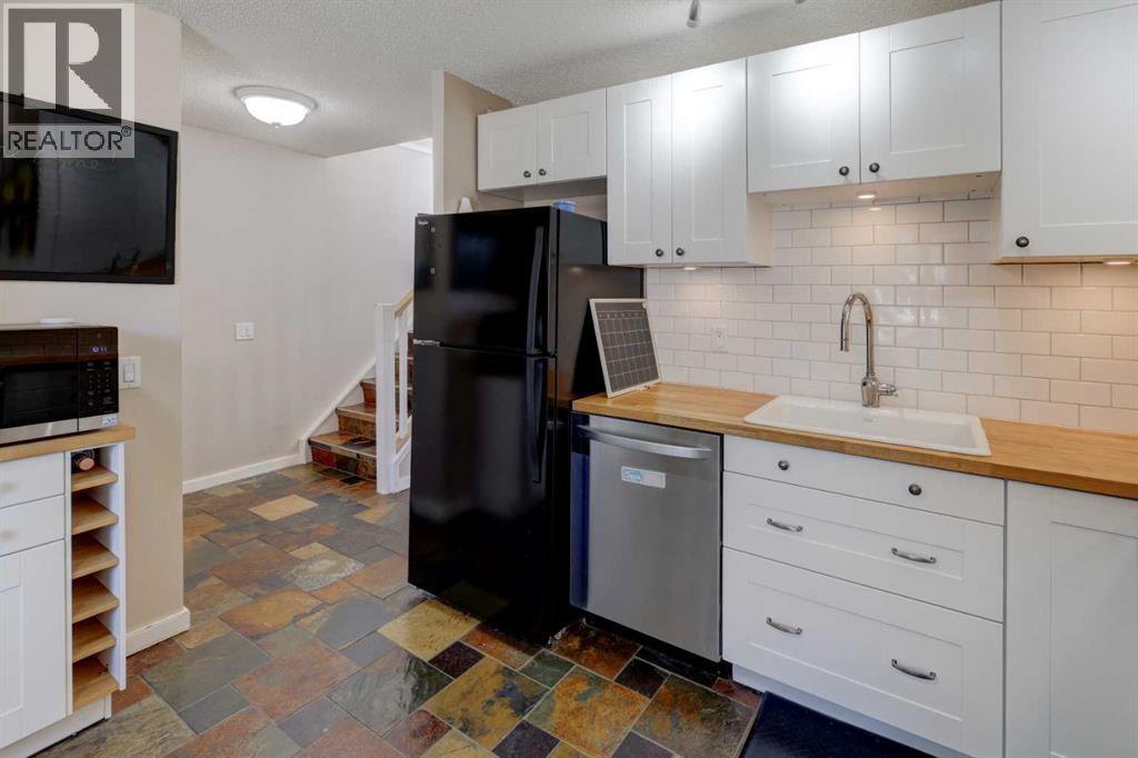 738 Queenston Terrace Se Property Photo 15