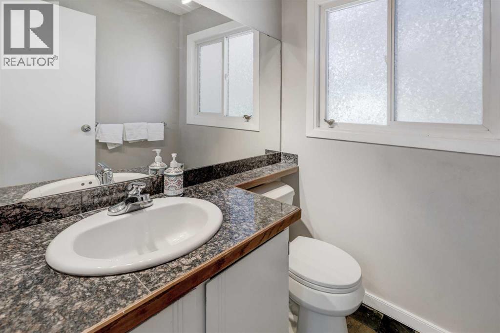 738 Queenston Terrace Se Property Photo 17