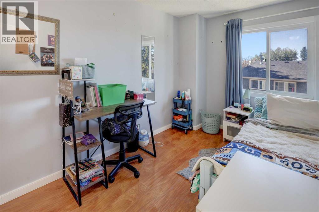 738 Queenston Terrace Se Property Photo 24