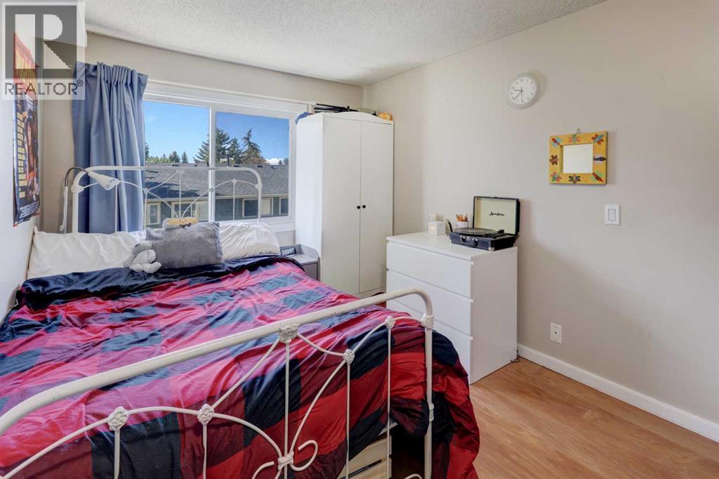 738 Queenston Terrace Se Property Photo 27