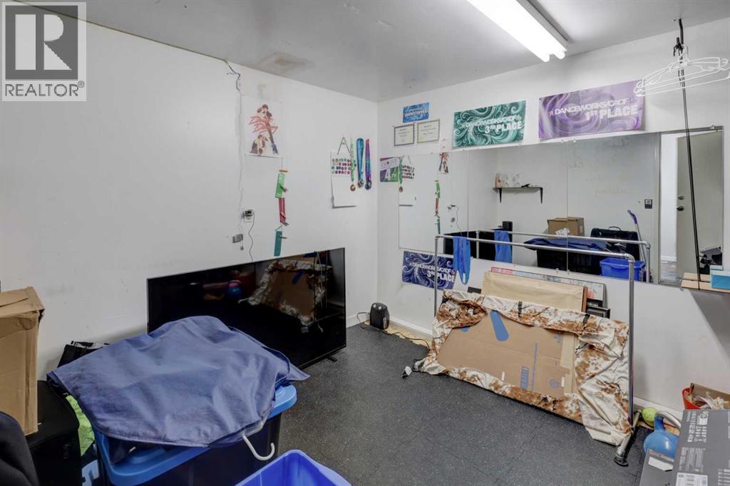 738 Queenston Terrace Se Property Photo 32