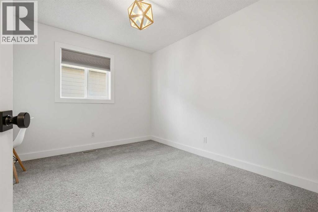 130 Chapman Close Se Property Photo 32