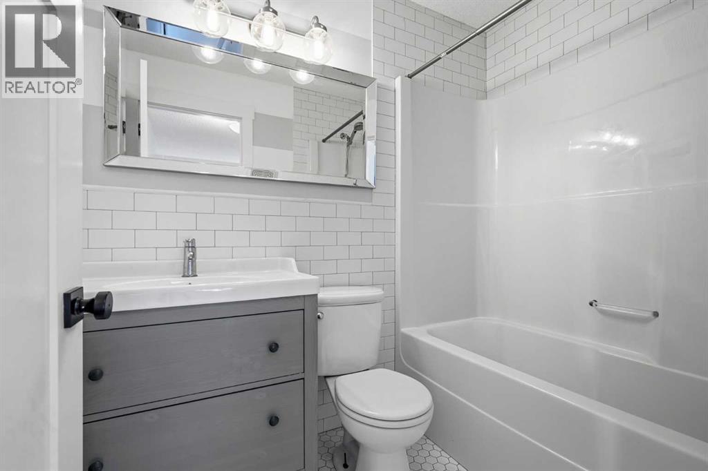 130 Chapman Close Se Property Photo 33