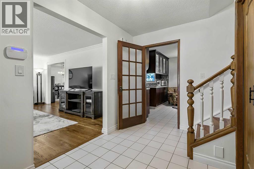 544 Willingdon Boulevard Se Property Photo 4