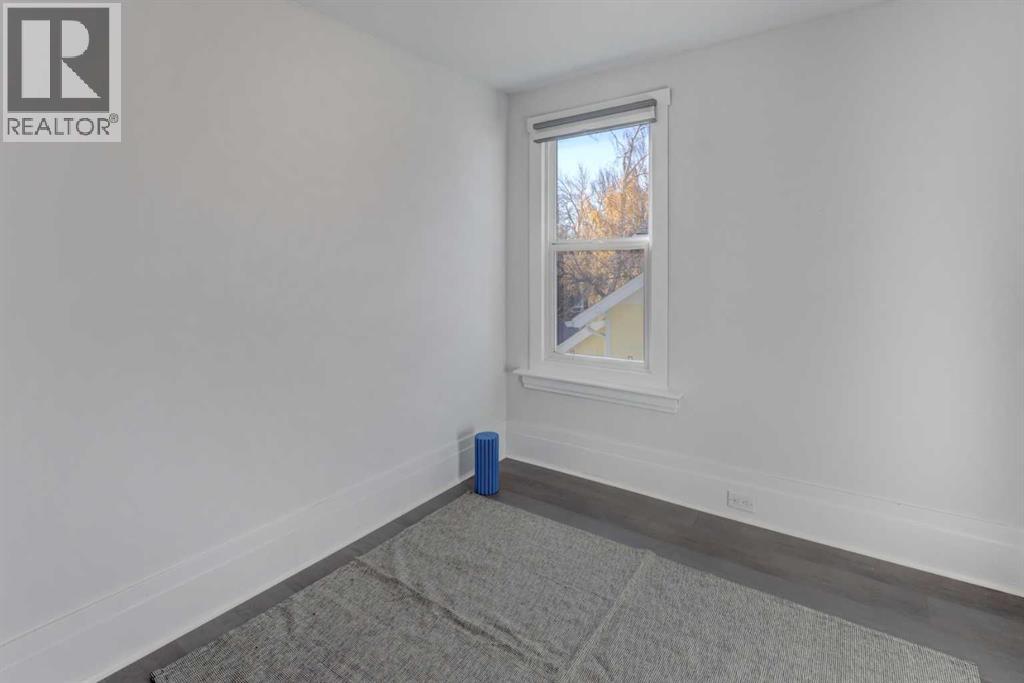 342 6 Avenue Ne Property Photo 21