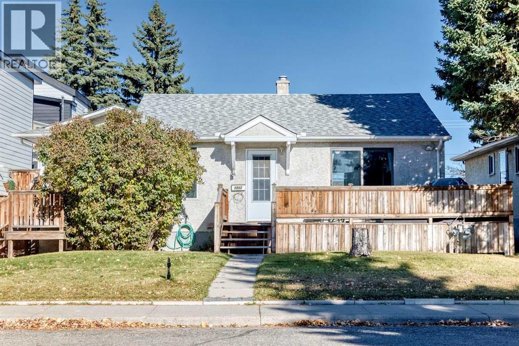 7312 36 Avenue Nw Property Photo 1