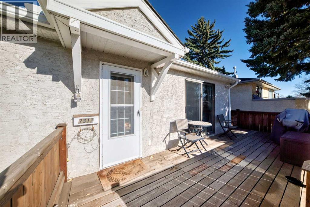 7312 36 Avenue Nw Property Photo 3