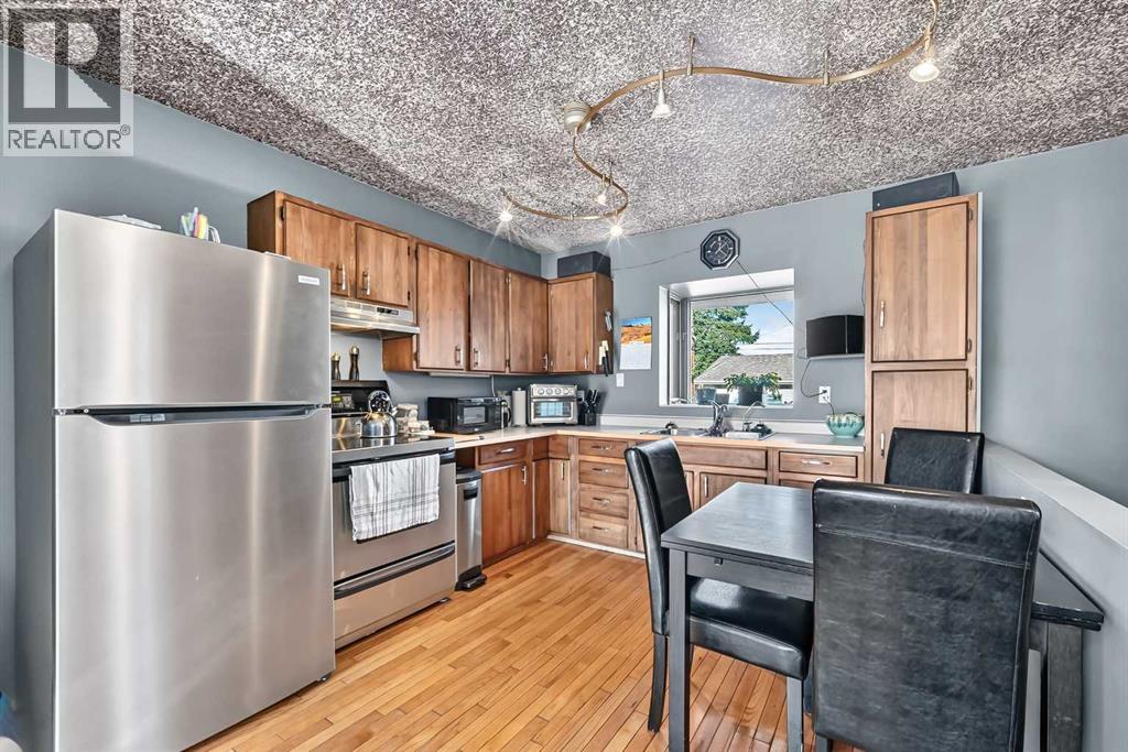 7312 36 Avenue Nw Property Photo 6