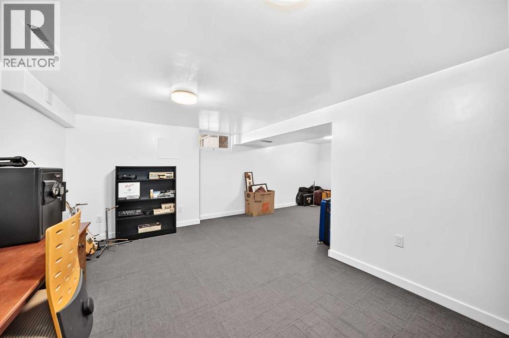 7312 36 Avenue Nw Property Photo 16