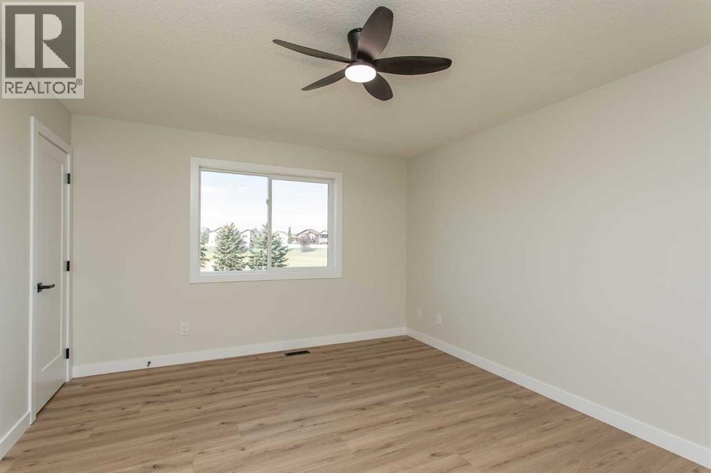133 Wellington Close Property Photo 14