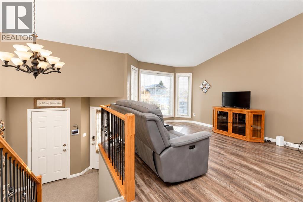 44 Isaacson Crescent Property Photo 4