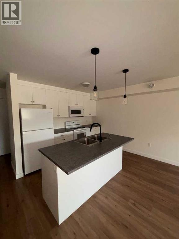 6014 55 Street Property Photo 3