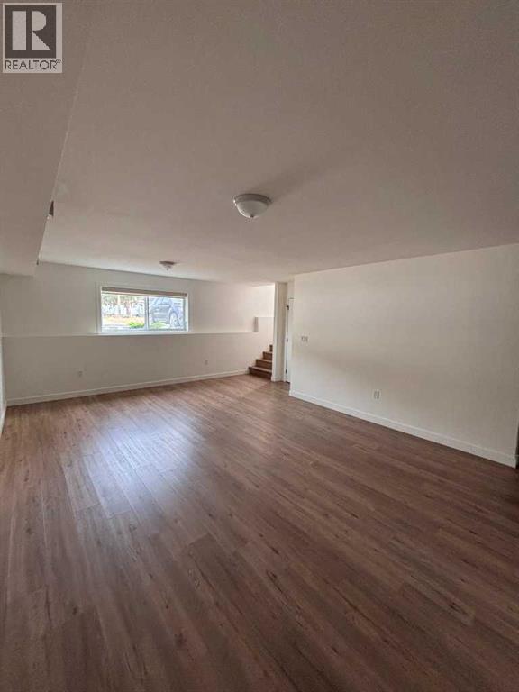 6014 55 Street Property Photo 5