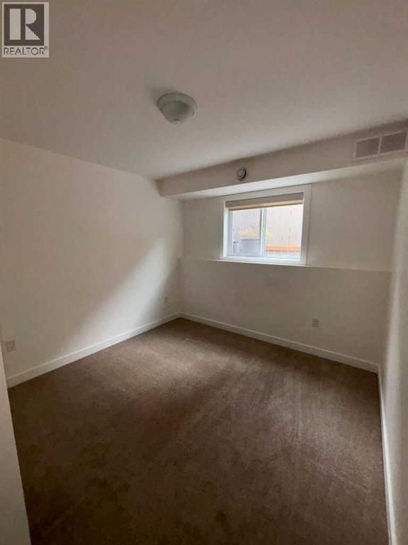 6014 55 Street Property Photo 8