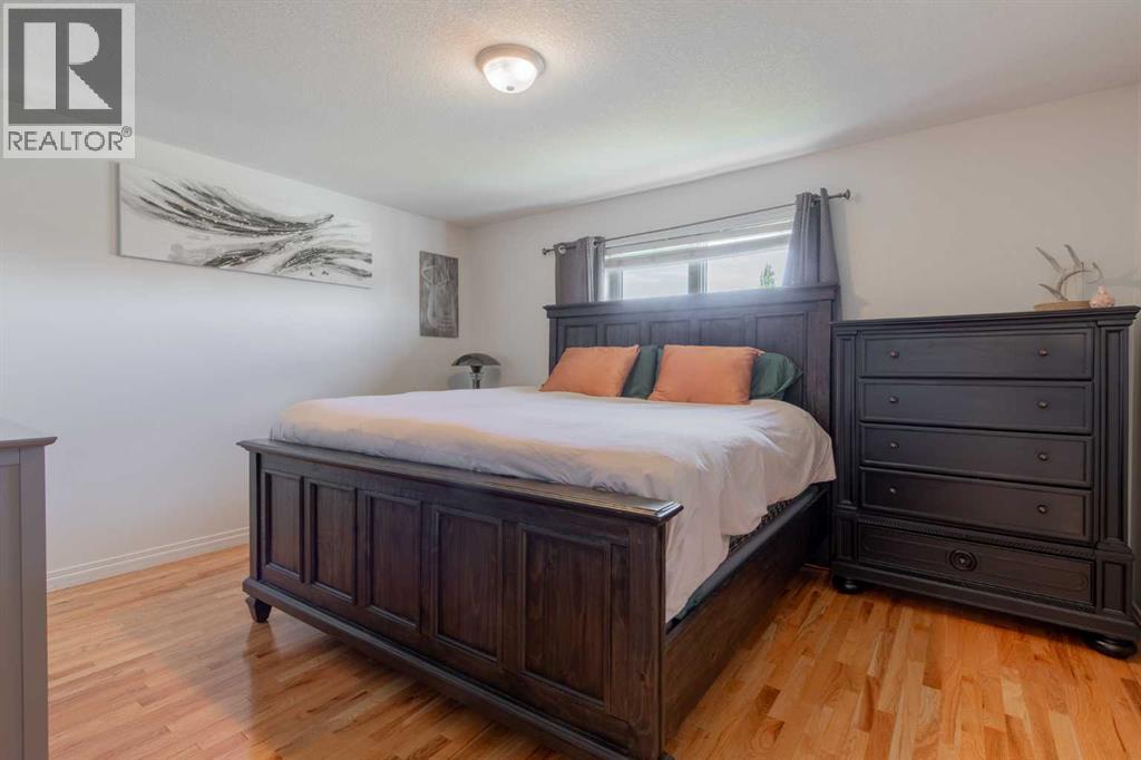 3104 22 Street Property Photo 16