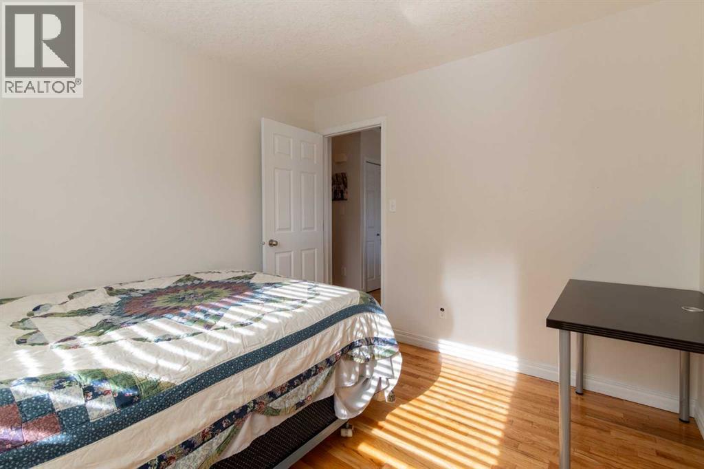 3104 22 Street Property Photo 22