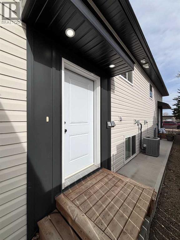 6014 54 Street Property Photo 1
