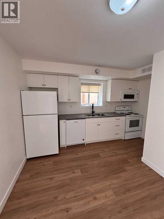 6014 54 Street Property Photo 4