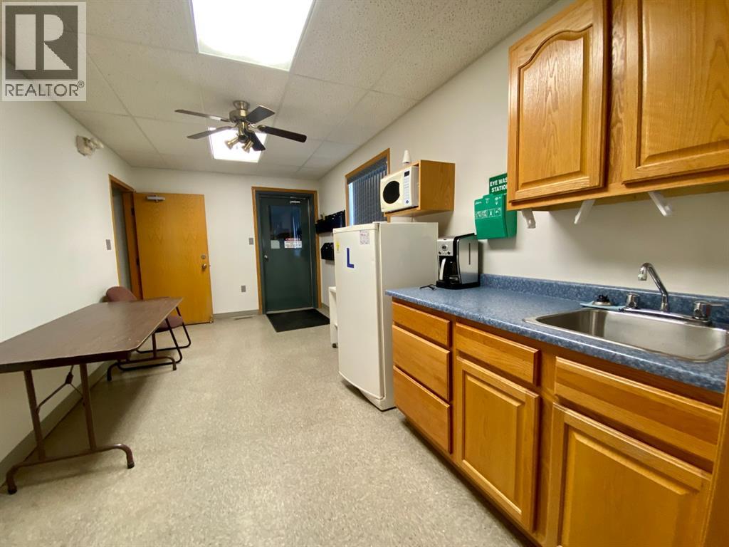 4402 53 Avenue Property Photo 11