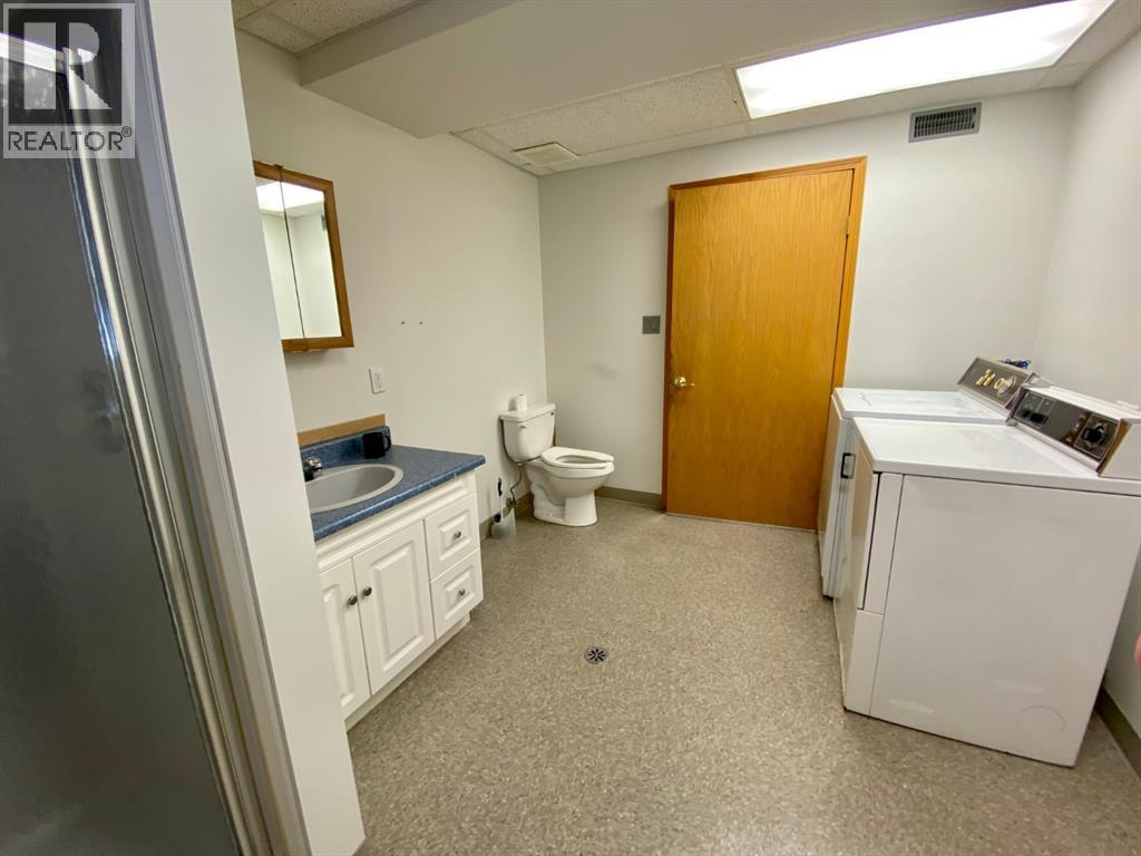 4402 53 Avenue Property Photo 14