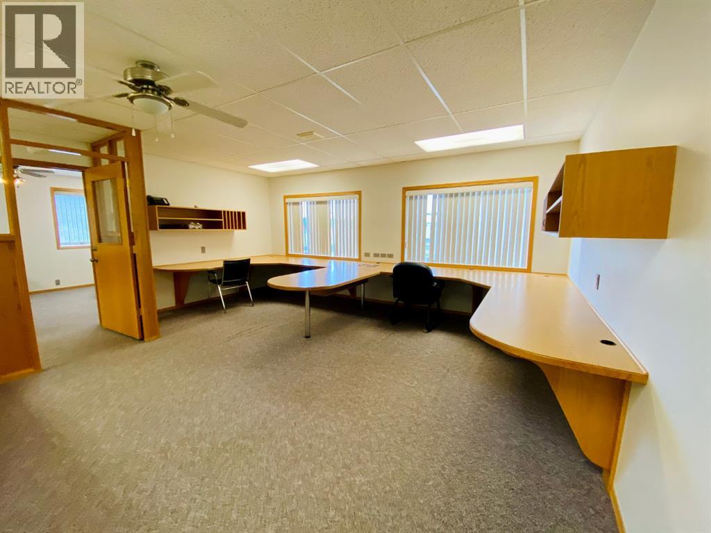 4402 53 Avenue Property Photo 16