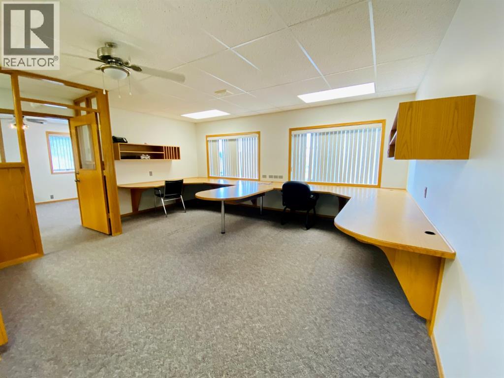 4402 53 Avenue Property Photo 17
