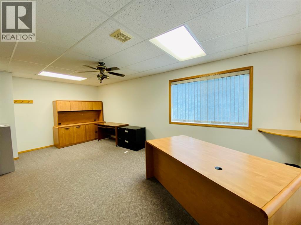 4402 53 Avenue Property Photo 20