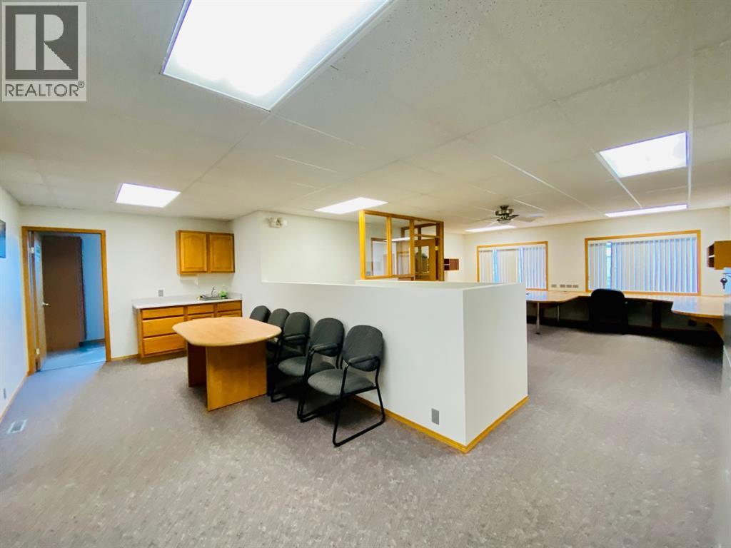 4402 53 Avenue Property Photo 21