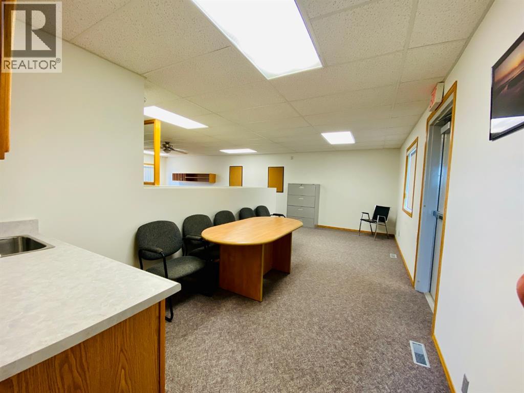 4402 53 Avenue Property Photo 22