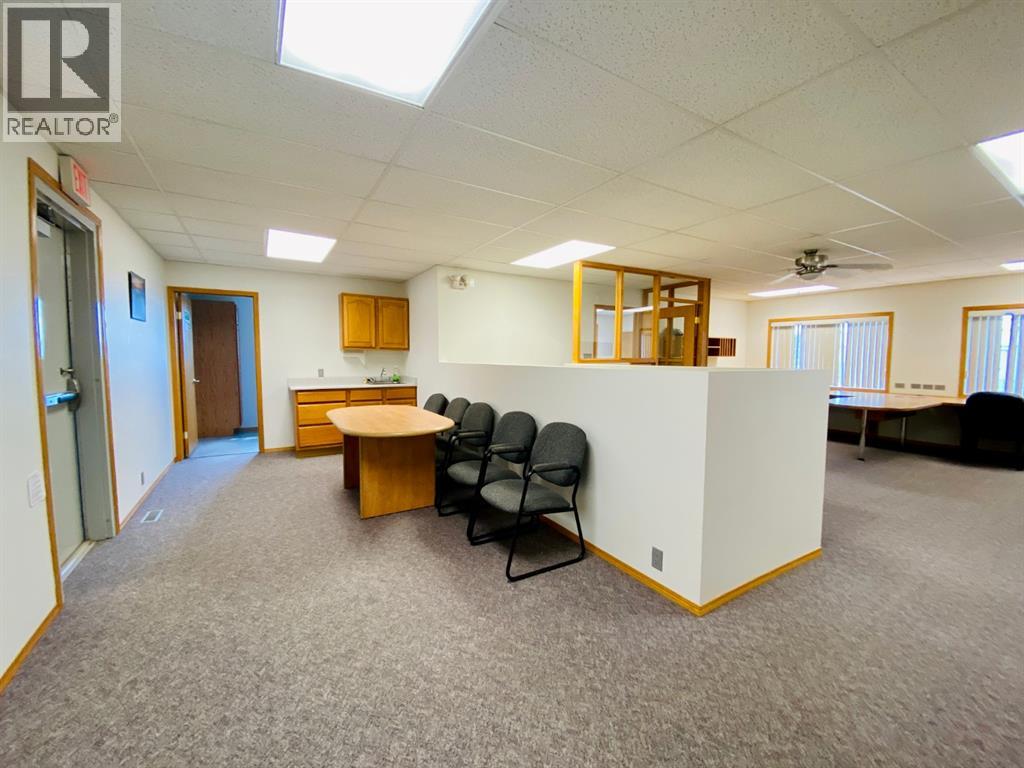 4402 53 Avenue Property Photo 23