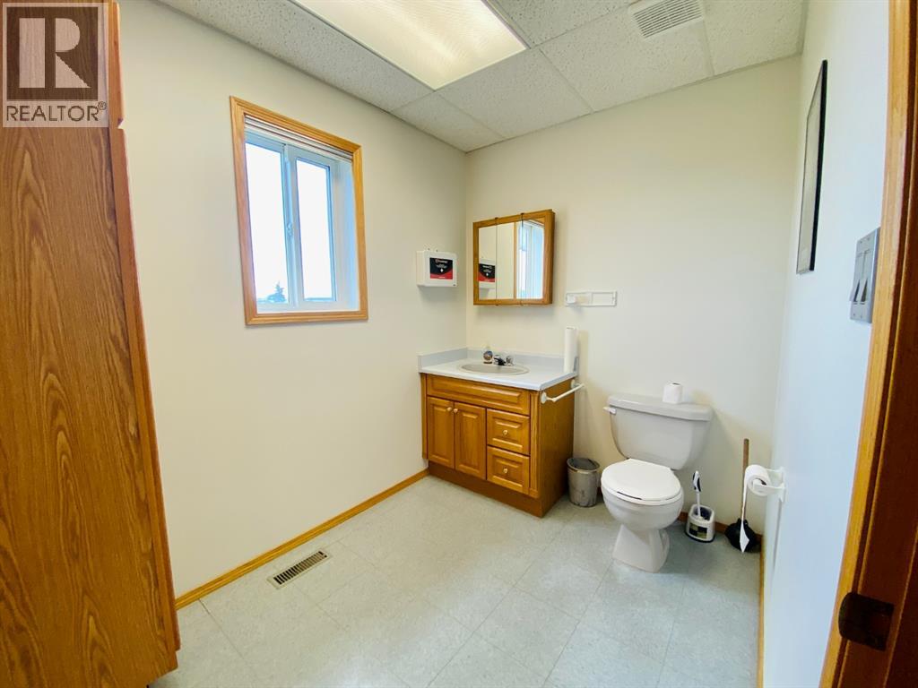 4402 53 Avenue Property Photo 24