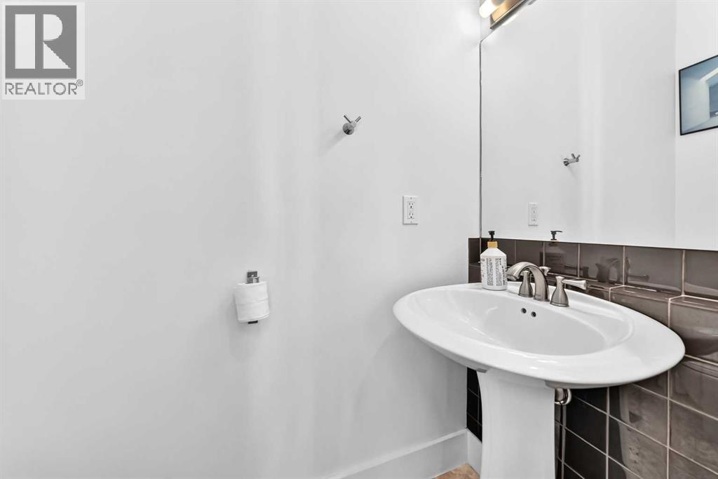 1031 19 Avenue Se Property Photo 11